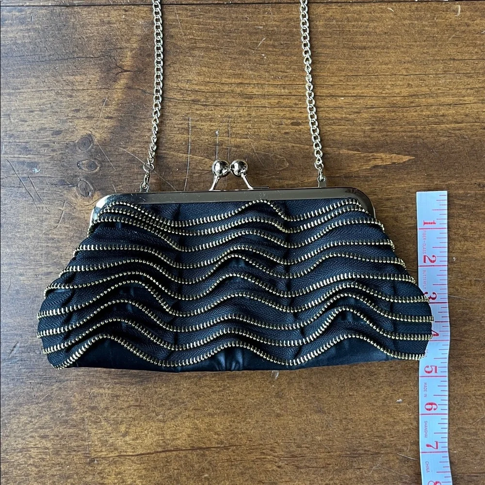 Susan Faris Clutch Purse Gold Tone Zippers with Gold Tone Shoulder Chain